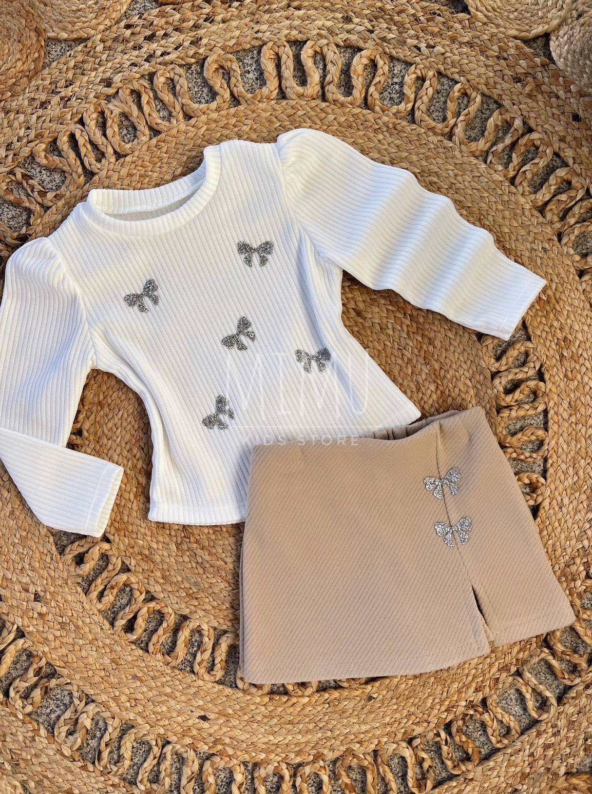 Lia set in beige