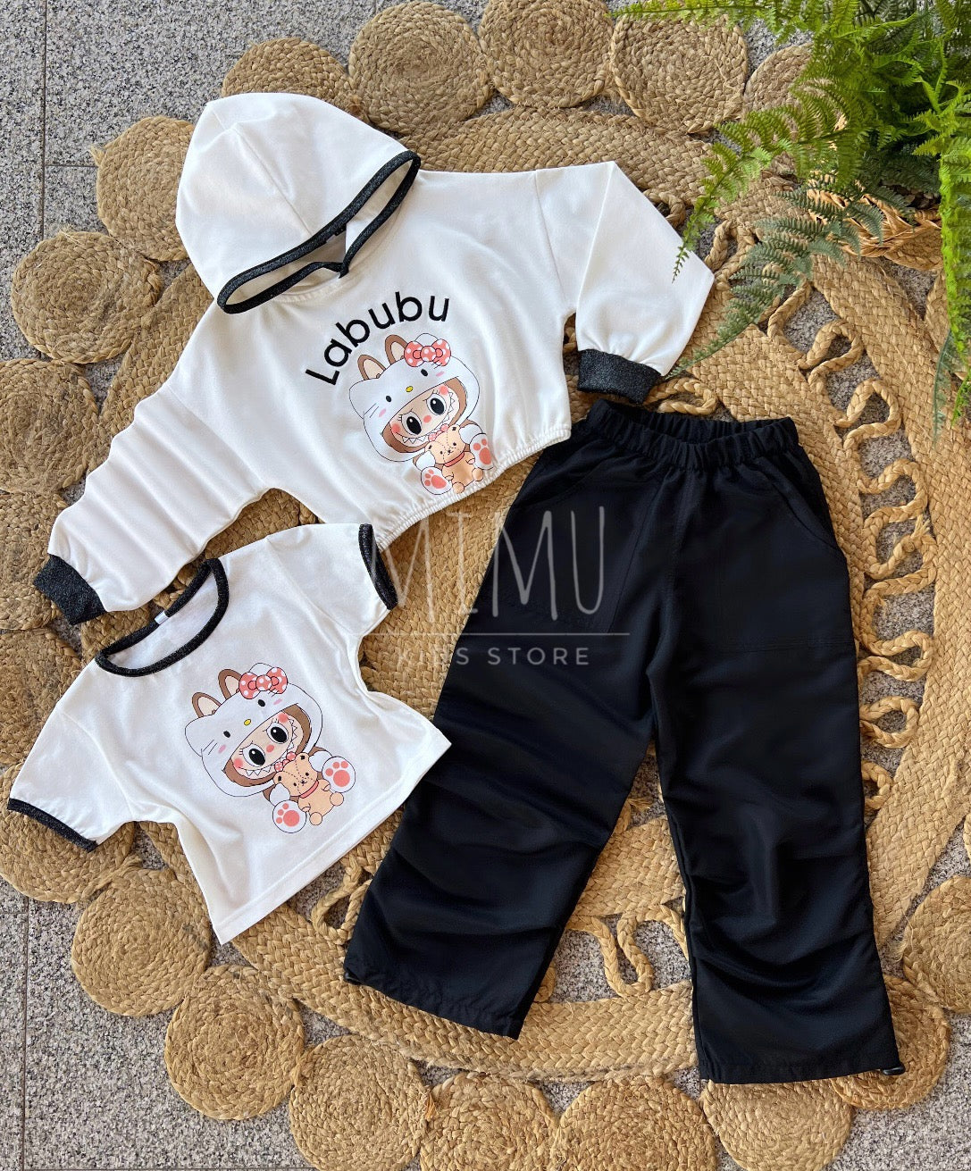 Conjunto Labubu (T-shirt vendida separadamente)