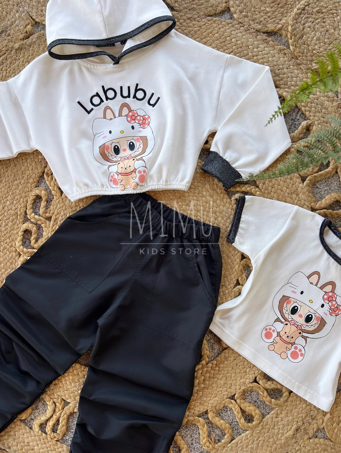 Conjunto Labubu (T-shirt vendida separadamente)