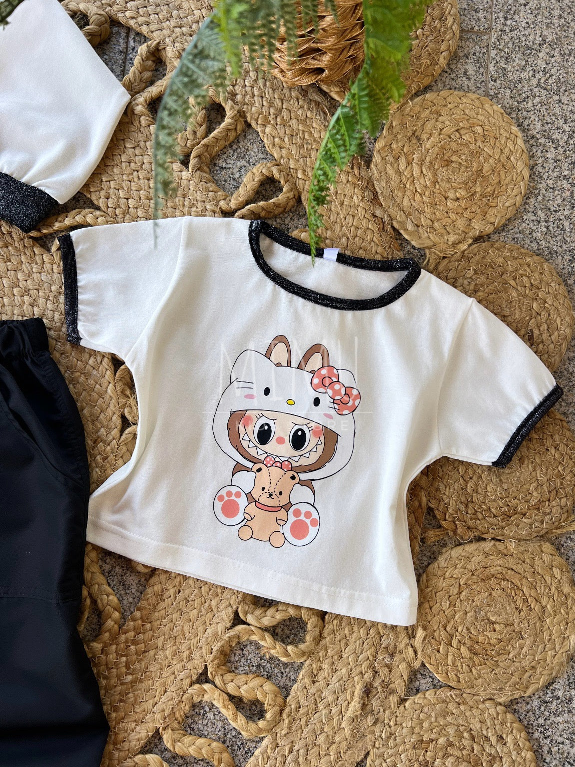 Conjunto Labubu (T-shirt vendida separadamente)